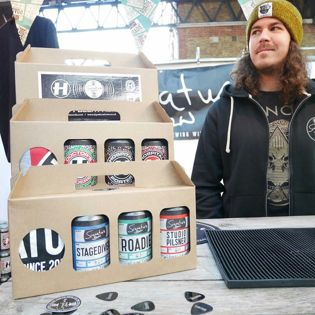 Pár nappal a vég előtt még csapoltam is a London Brewer’s Marketen. Az esti eseményekkel és szociális ivásokkal ellentétben ez inkább vicces élményként marad meg bennem.